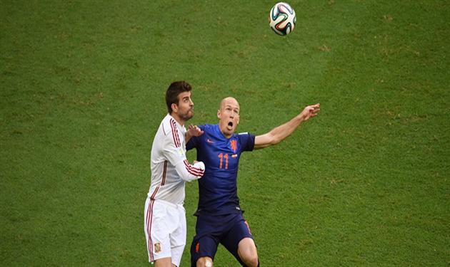   اسبانيا وهولندا روبين روبن وبيكيه